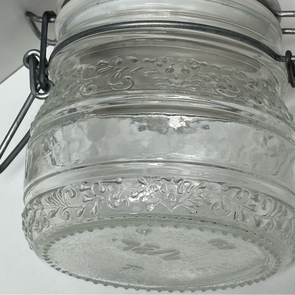 Vintage Cove clear 1/2 L bale wire canning jar with painted ceramic lid - Picture 6 of 9